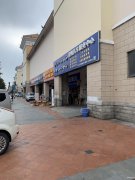 便宜底樓商鋪出租，層高4.8米，門前有空地
