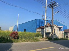 層高7.6米，兩臺(tái)3噸行車，電容量400KVA，大車可進(jìn)